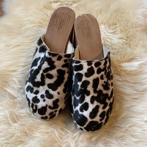 Charlotte Stone leopard print Marlo clogs, size 11